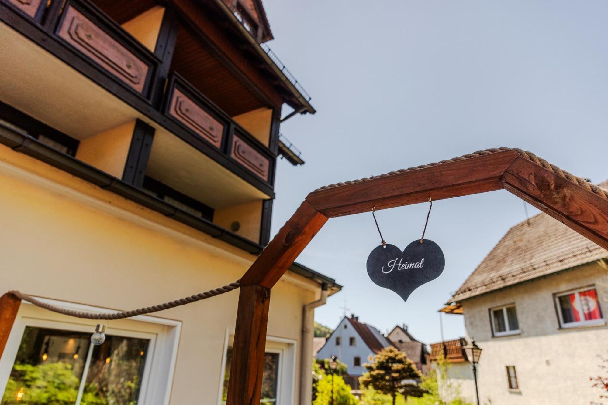 Landgasthof Zur Linde Heimbuchenthal Экстерьер фото
