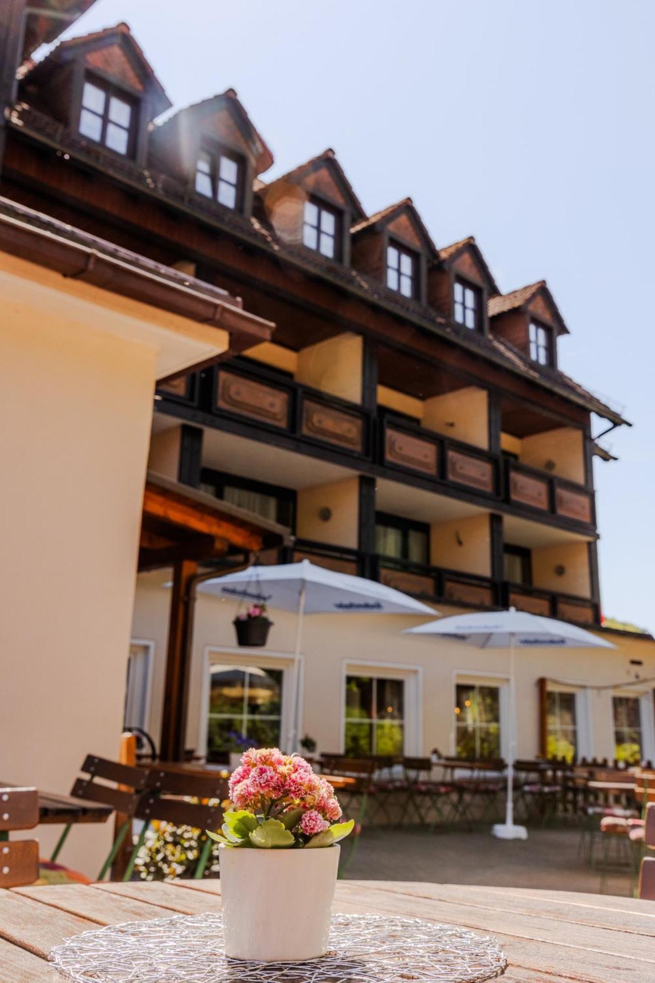 Landgasthof Zur Linde Heimbuchenthal Экстерьер фото