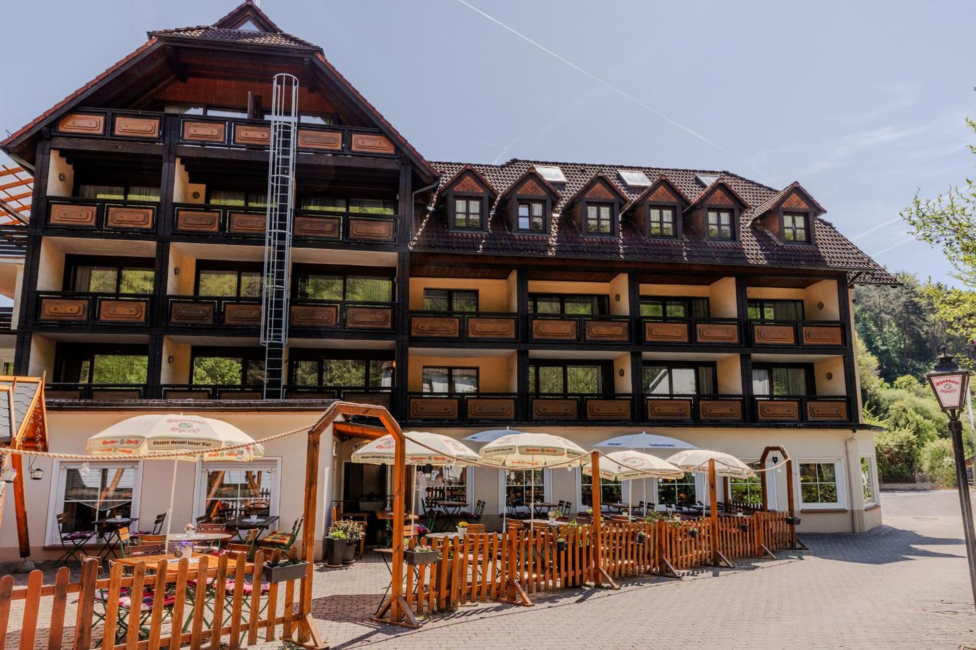 Landgasthof Zur Linde Heimbuchenthal Экстерьер фото